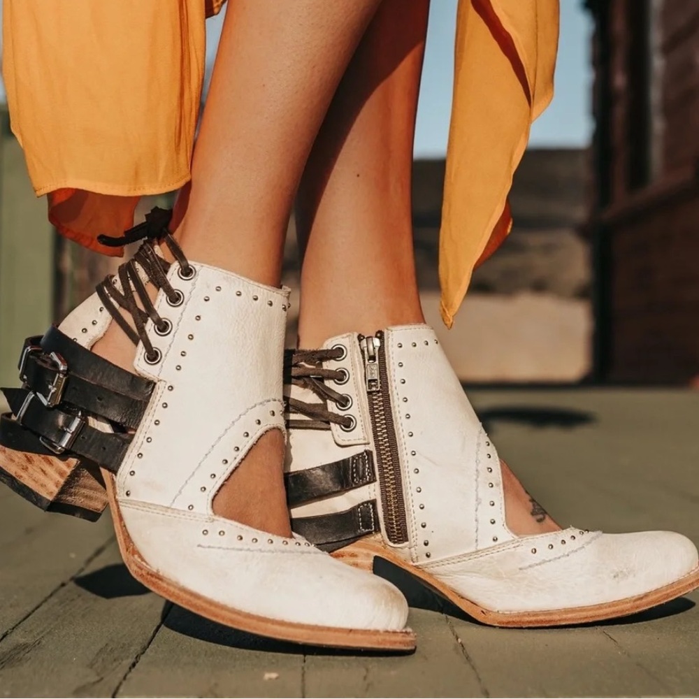 Freebird desert bootie
